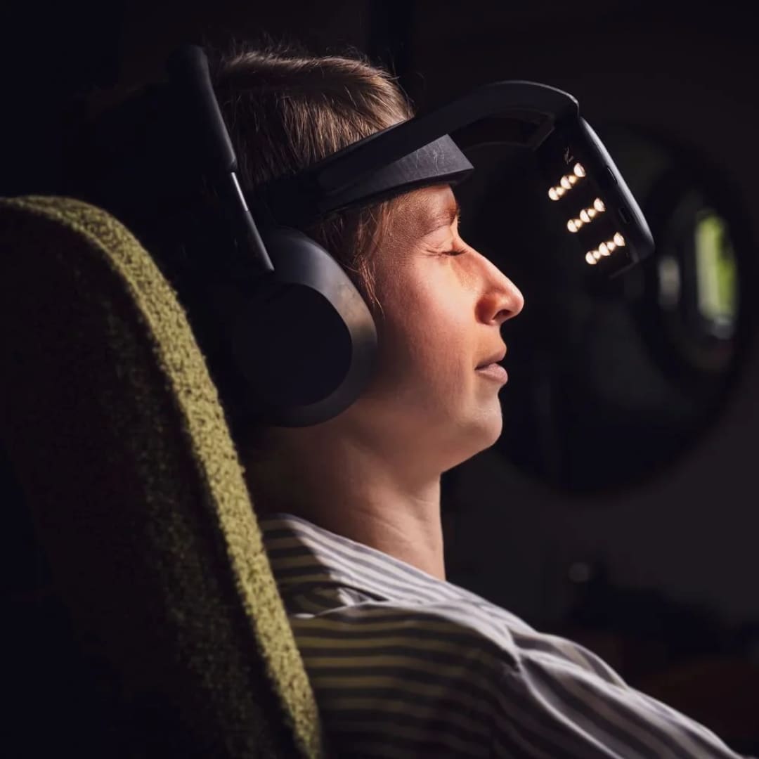 NeuroVIZR 5.0 (Brain engagement and relaxation device)